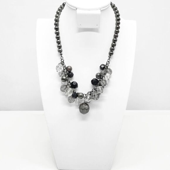 🍍3/$15🍍 Edgy Glam Crystal Beaded Necklace - Picture 1 of 4